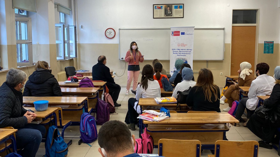 Erasmus Projesi Kapsamında Eğitim Gören Öğretmenlerimiz Deneyimlerini Aktardı