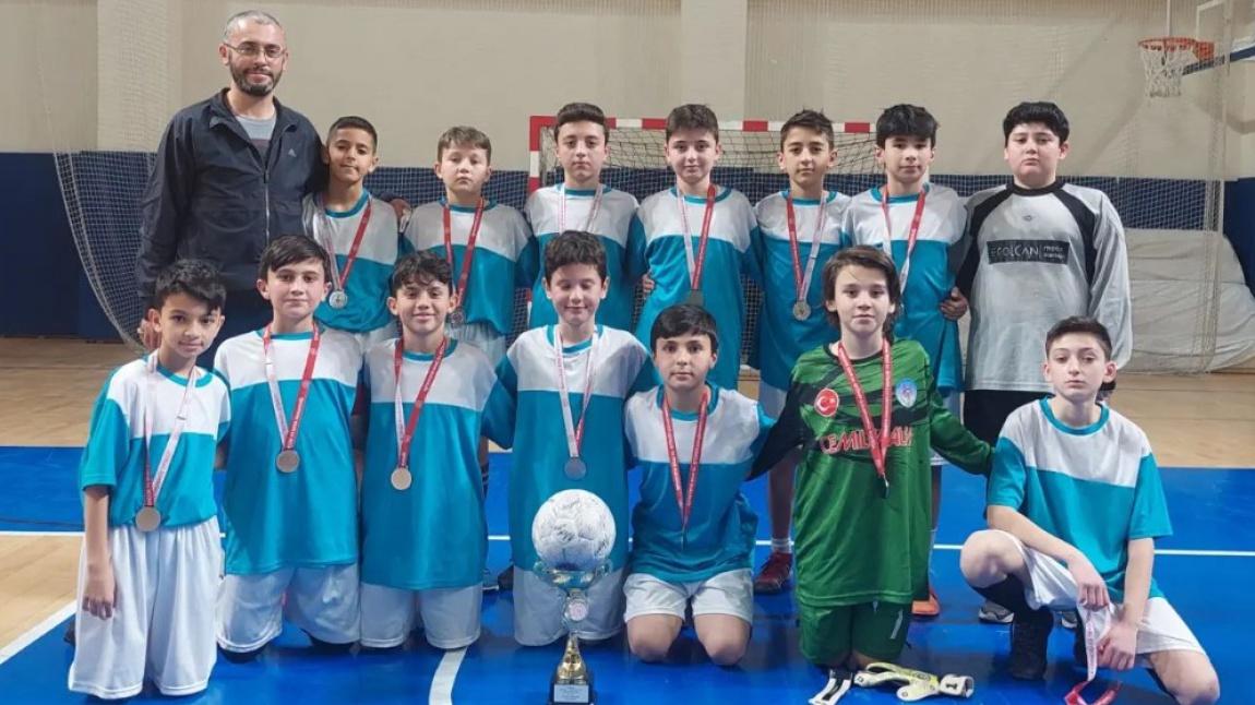 Ortaokullar Arası Futsal Turnuvasında Okulumuz Kütahya İkincisi Oldu 